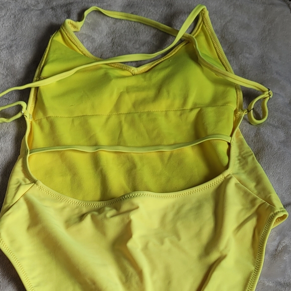 Small full piece bathingsuit - Picture 2 of 2